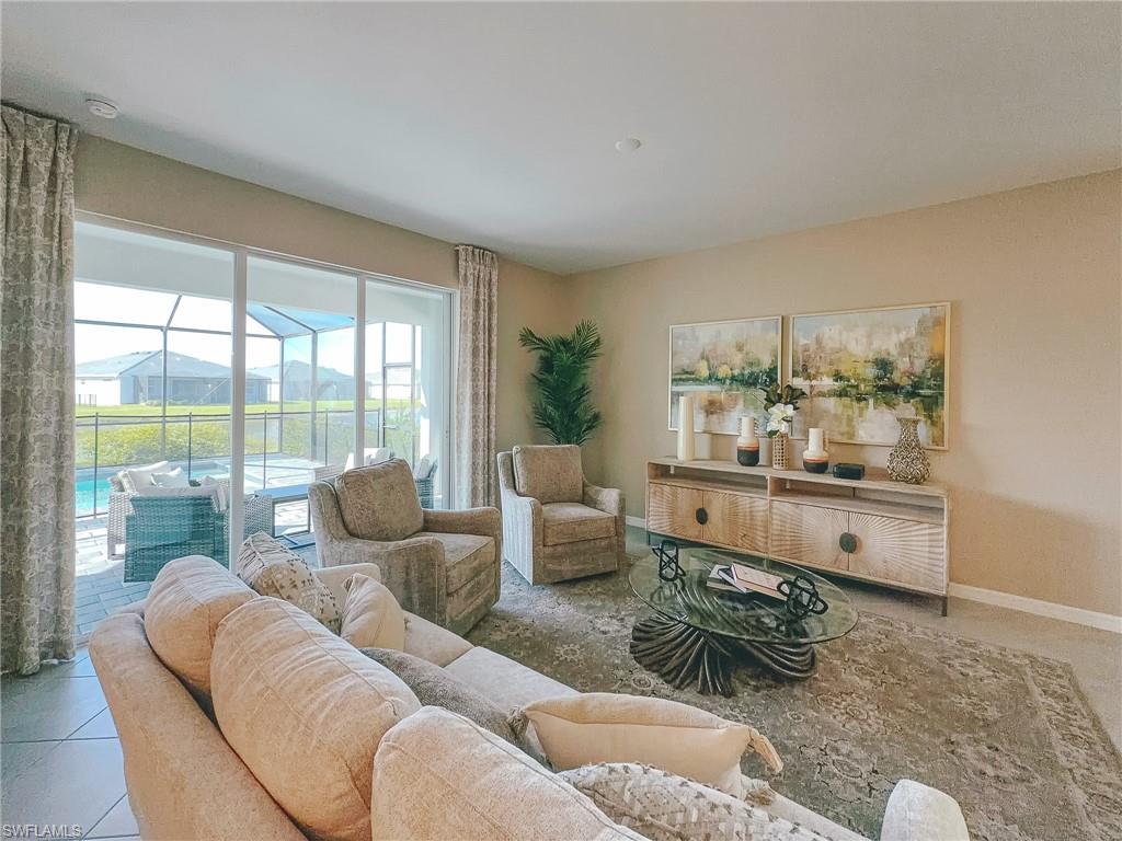 2314 Avocado LN, NAPLES