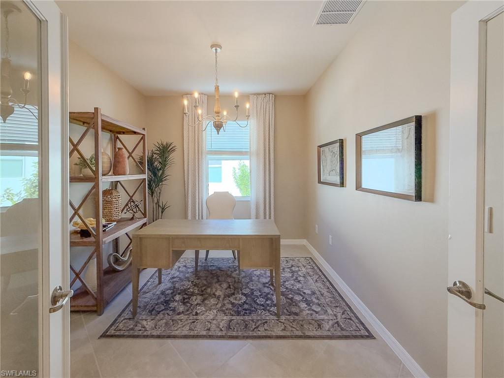 2314 Avocado LN, NAPLES