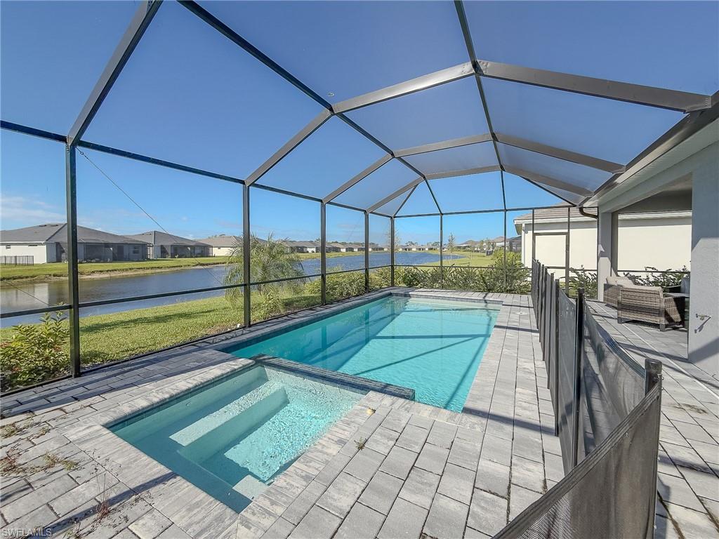 2314 Avocado LN, NAPLES