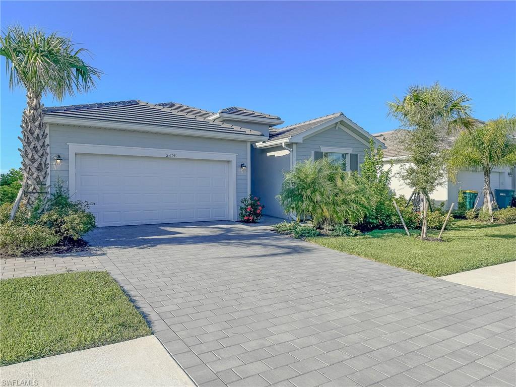 2314 Avocado LN, NAPLES