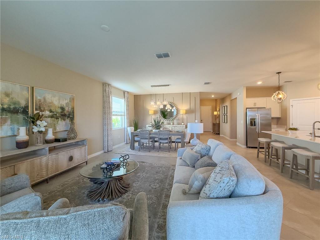 2314 Avocado LN, NAPLES