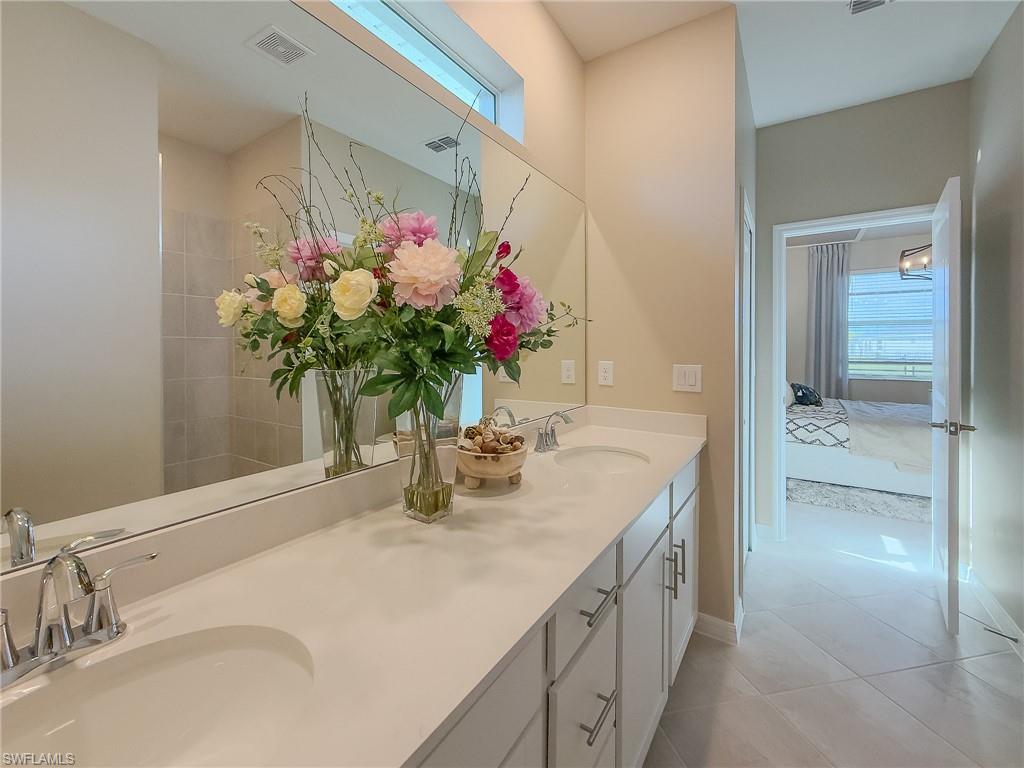 2314 Avocado LN, NAPLES