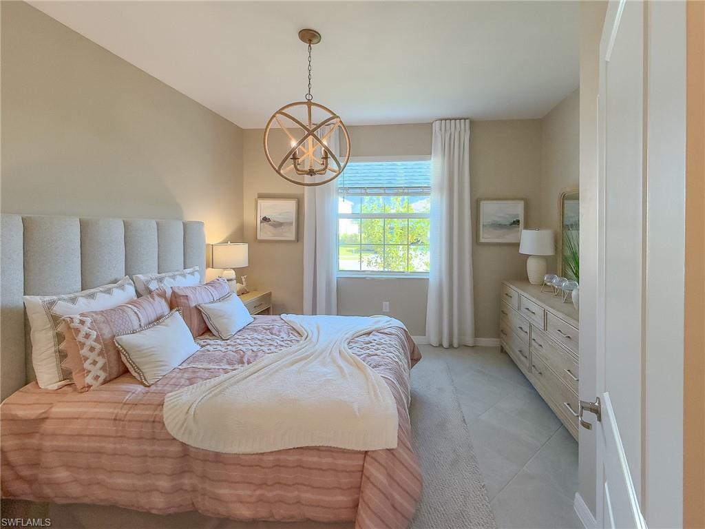 2314 Avocado LN, NAPLES