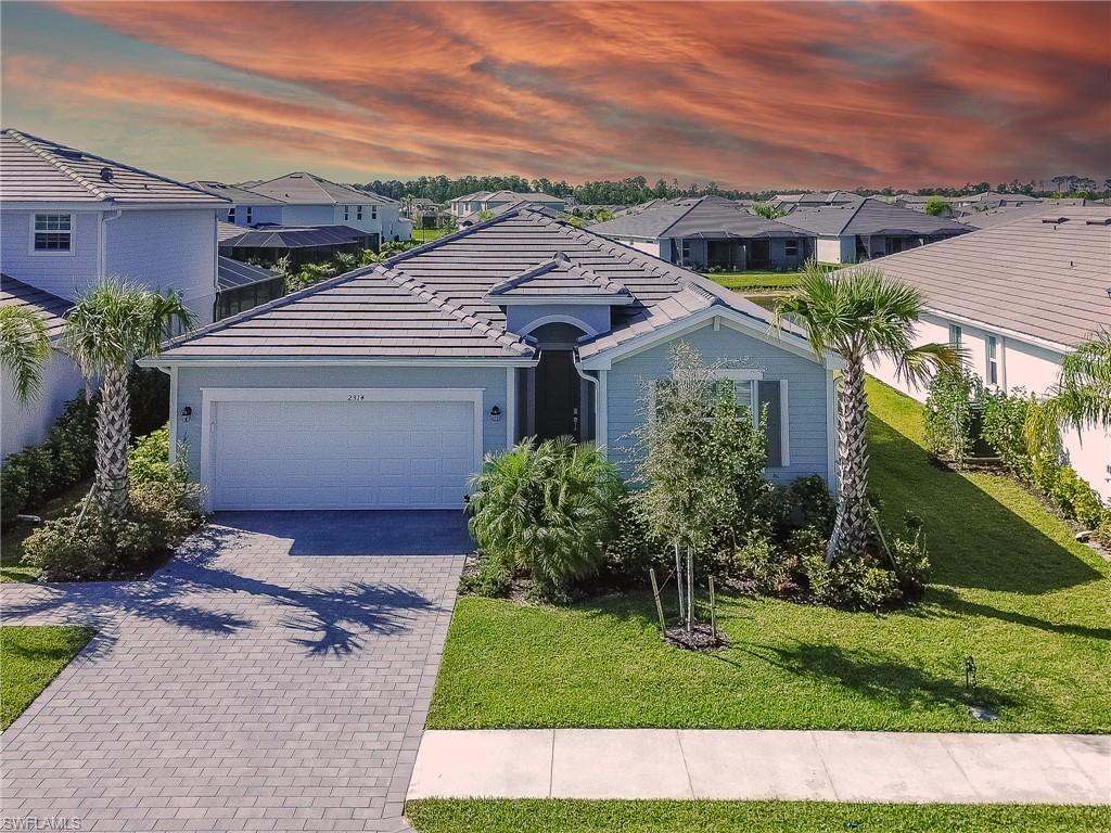 2314 Avocado LN, NAPLES