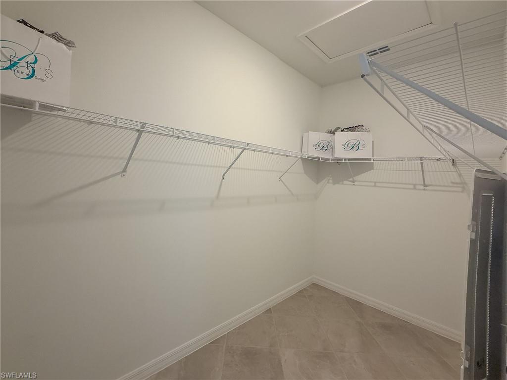 2314 Avocado LN, NAPLES