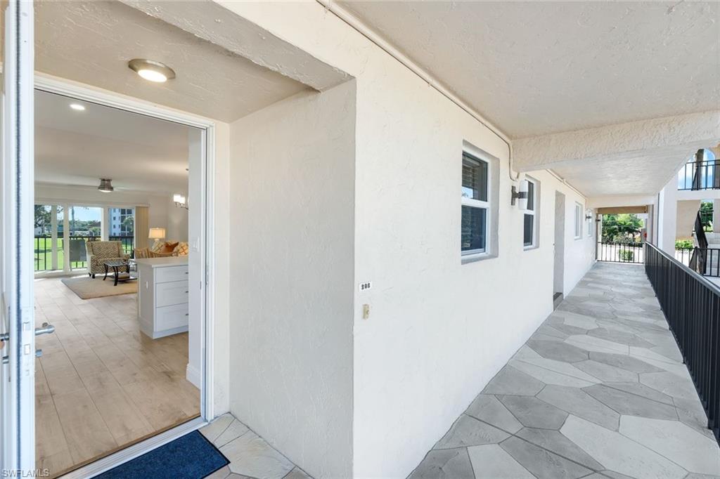 9 High Point CIR N # 208, NAPLES Unit: 208