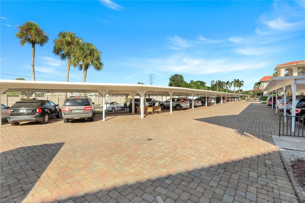 9 High Point CIR N # 208, NAPLES Unit: 208