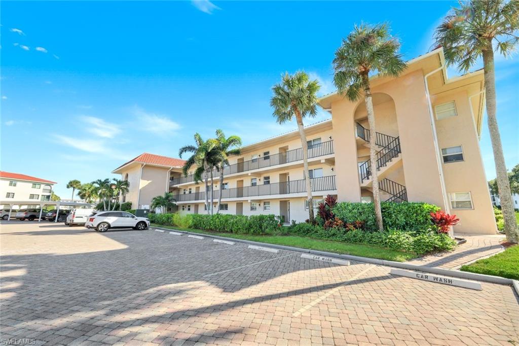 9 High Point CIR N # 208, NAPLES Unit: 208