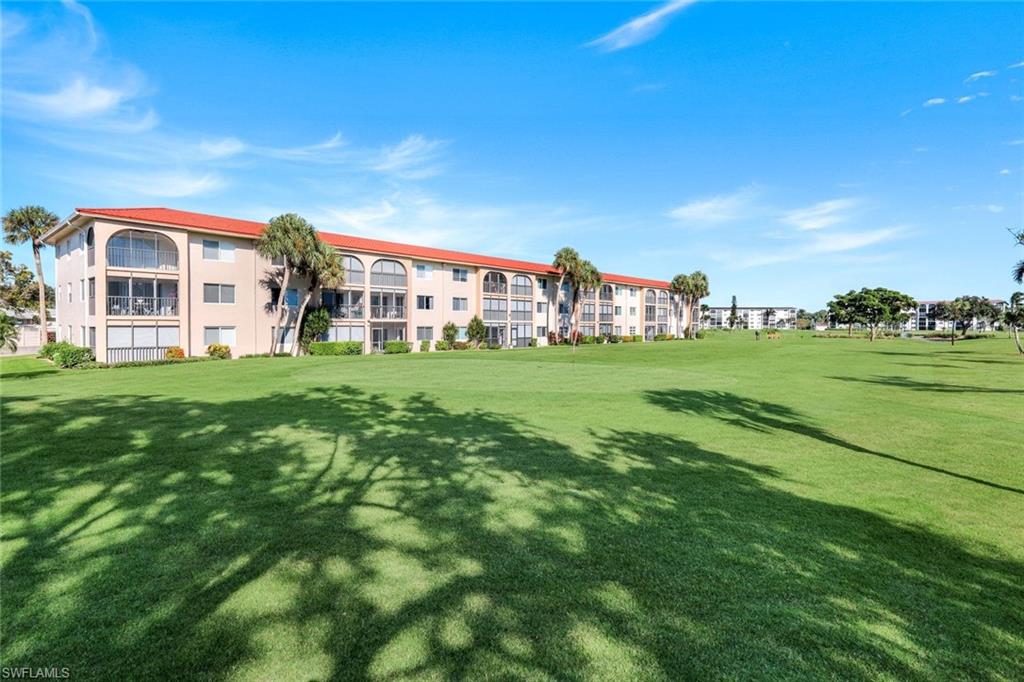 9 High Point CIR N # 208, NAPLES Unit: 208