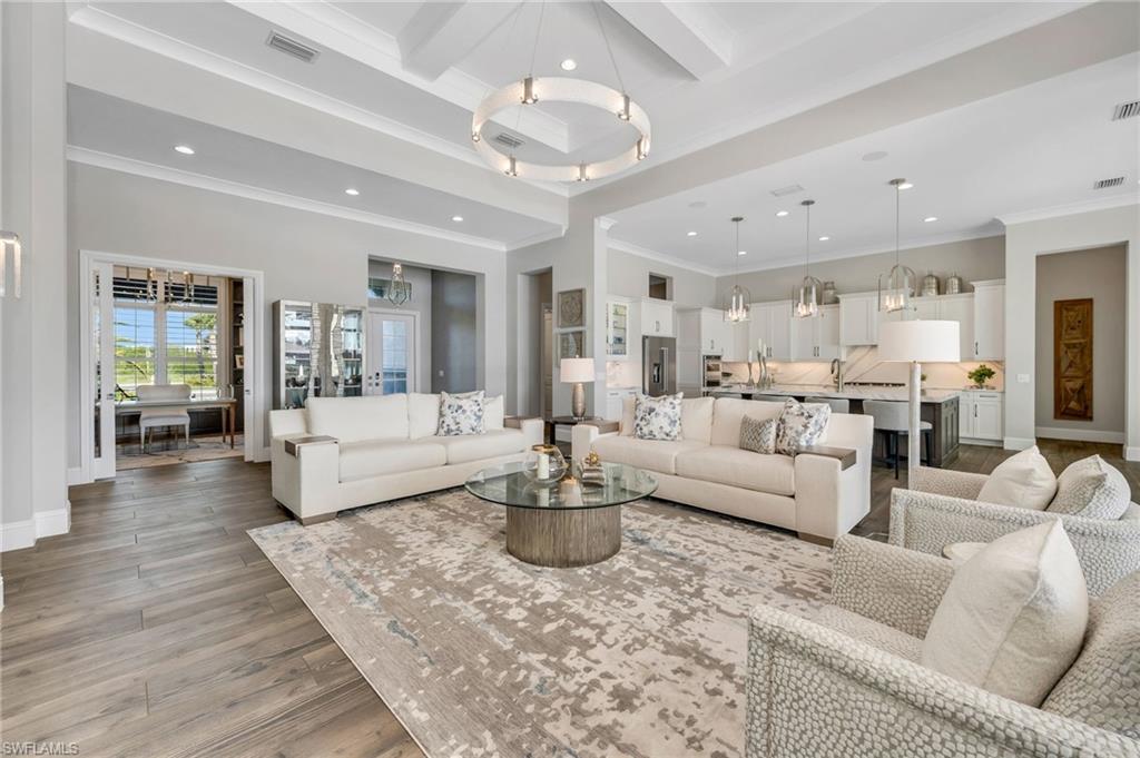 8816 PARADERA CT, NAPLES