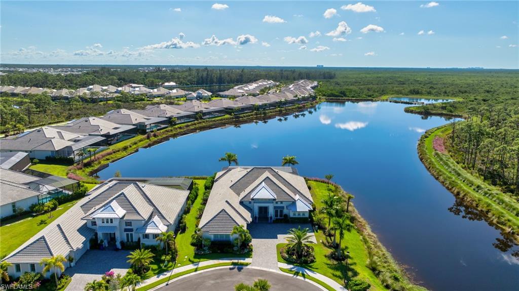 8816 PARADERA CT, NAPLES