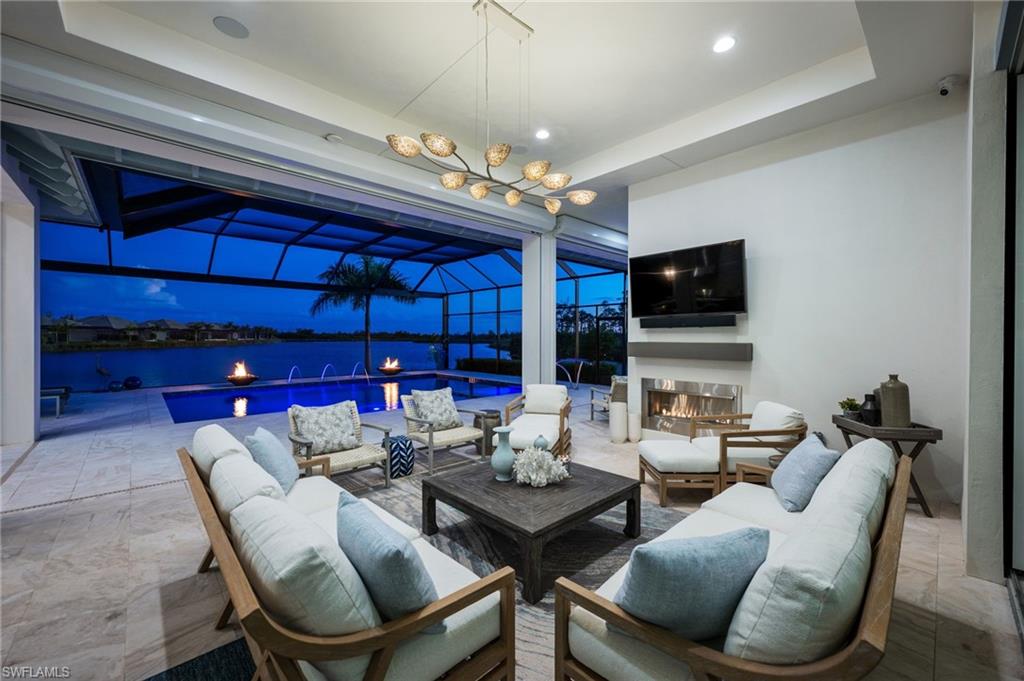 8816 PARADERA CT, NAPLES