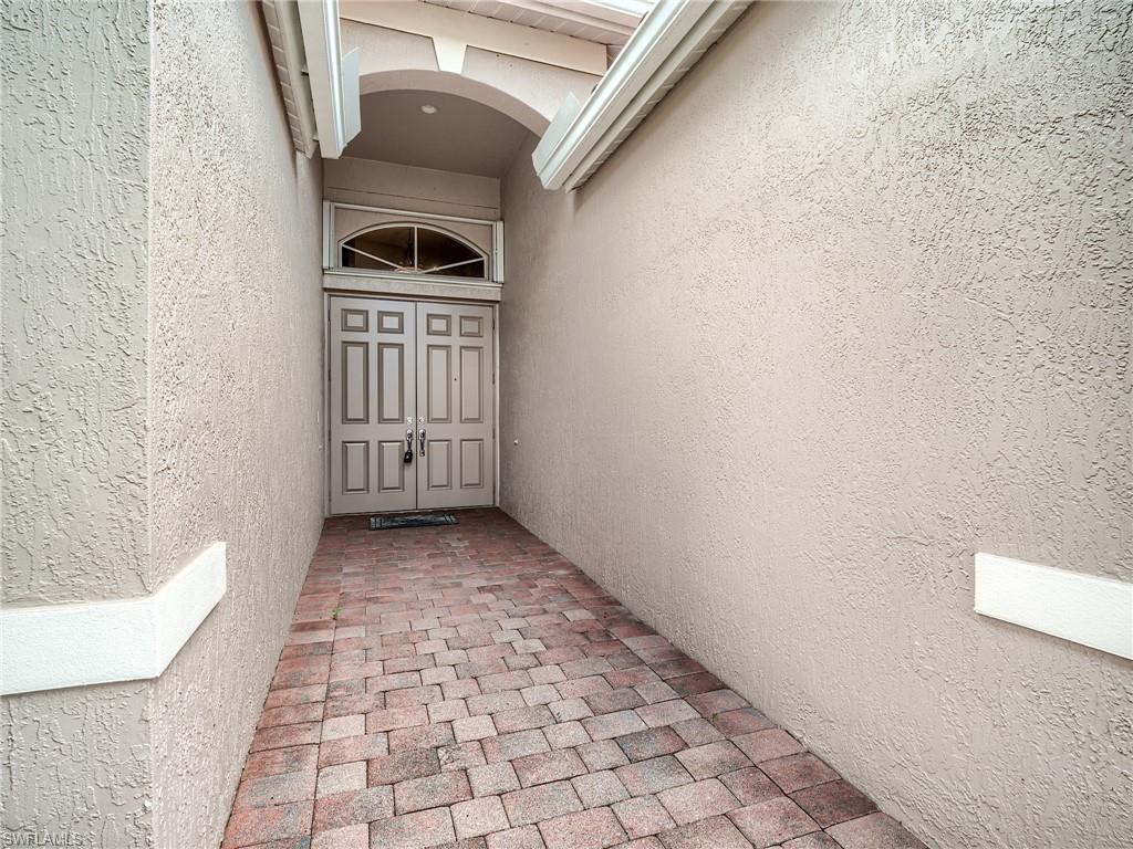 9460 Sun River WAY, ESTERO