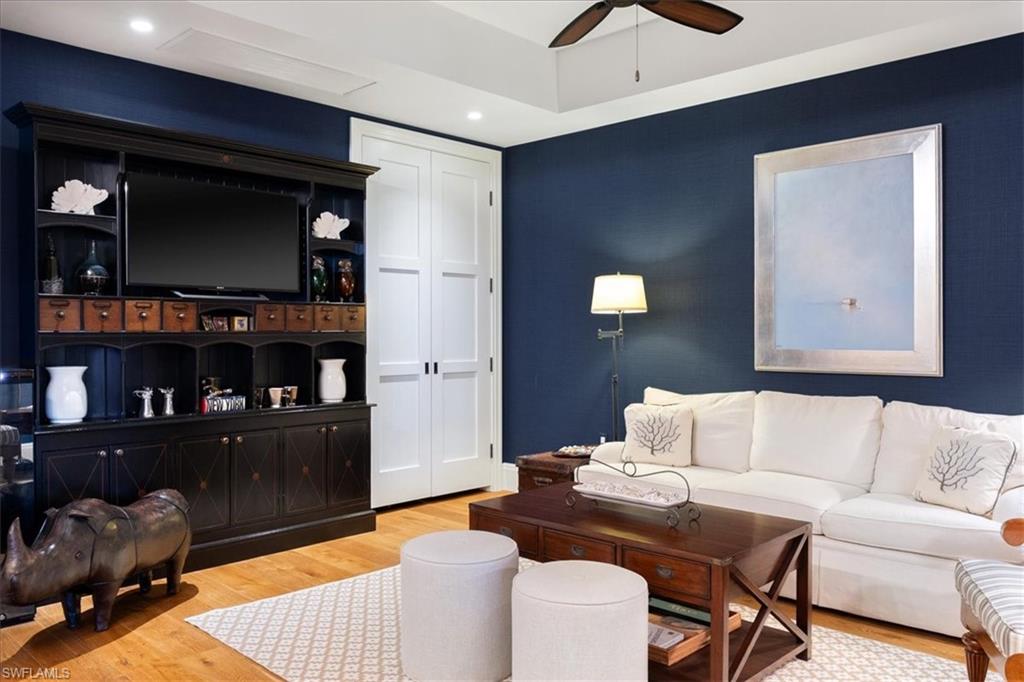 1035 3rd AVE S # 401, NAPLES Unit: 401