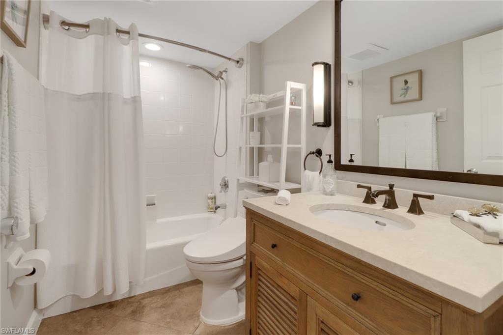 25 Bluebill AVE # A906, NAPLES Unit: A906