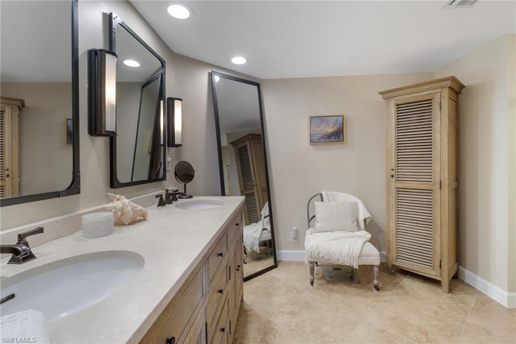 25 Bluebill AVE # A906, NAPLES Unit: A906