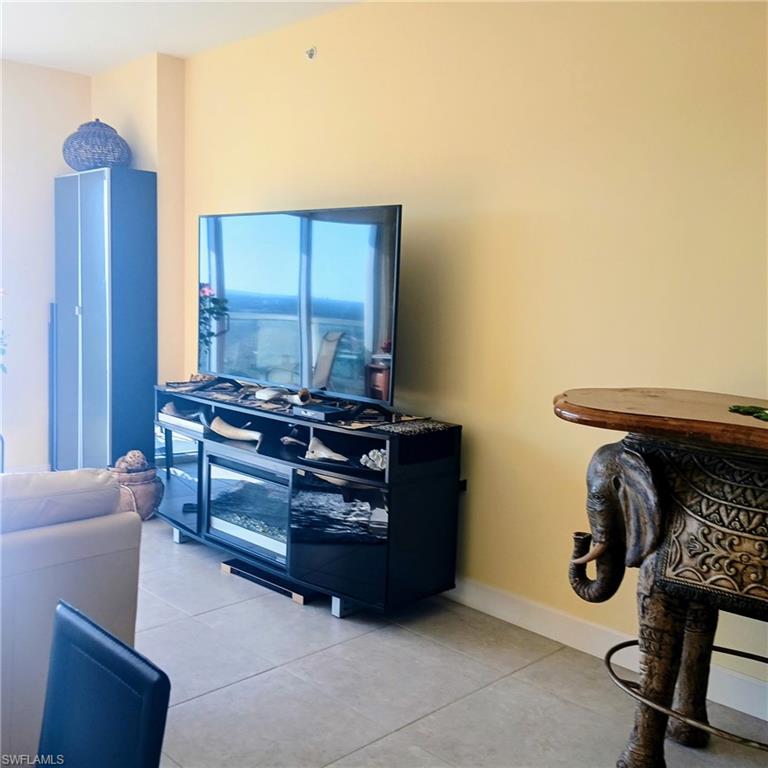3000 Oasis Grand BLVD # 2702, FORT MYERS Unit: 2702