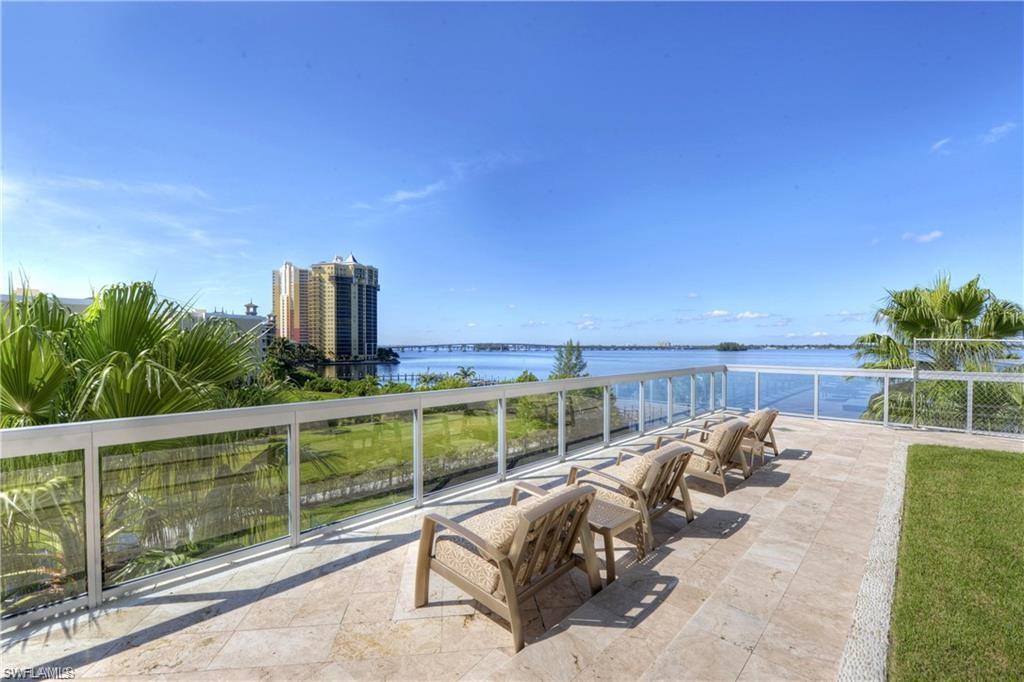 3000 Oasis Grand BLVD # 2702, FORT MYERS Unit: 2702