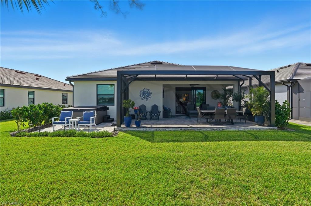 18526 Ives DR, ESTERO