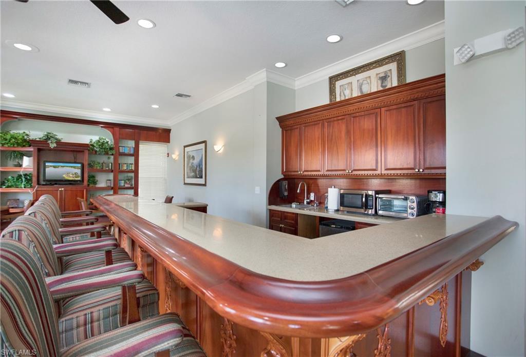 1810 Florida Club CIR # 1303, NAPLES Unit: 1303