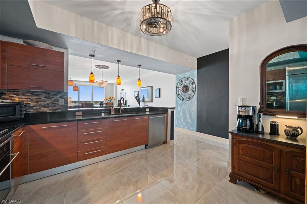 3000 Oasis Grand BLVD # 901, FORT MYERS Unit: 901