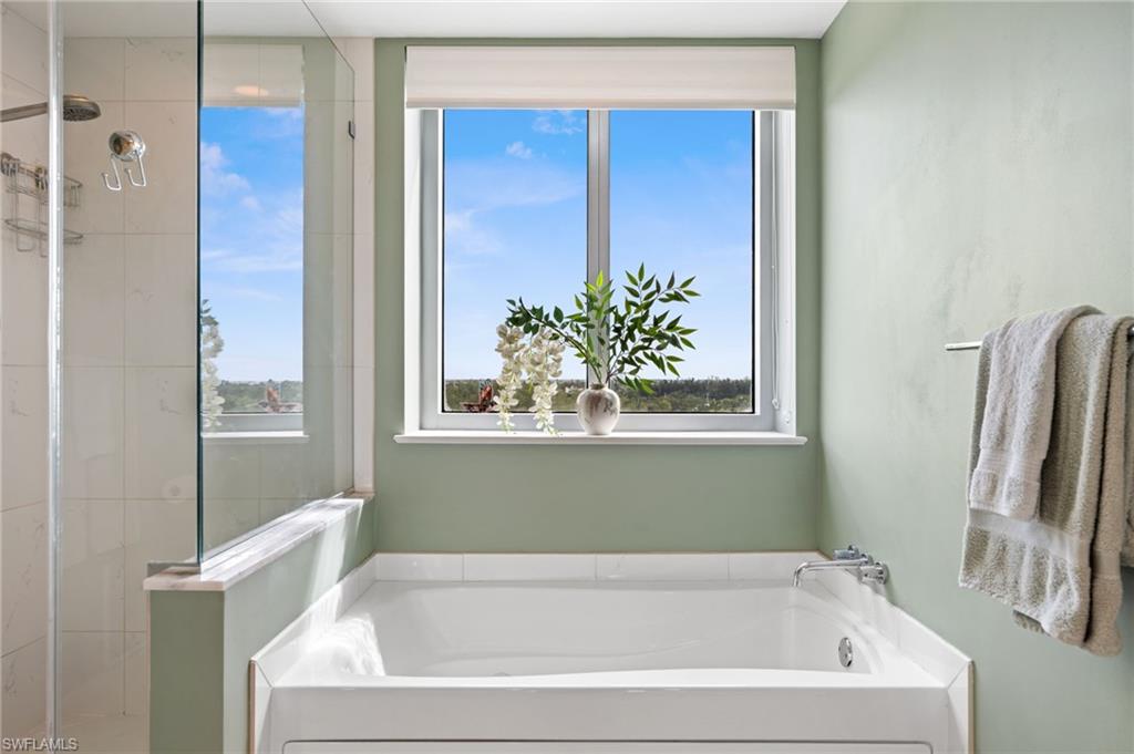 3000 Oasis Grand BLVD # 901, FORT MYERS Unit: 901