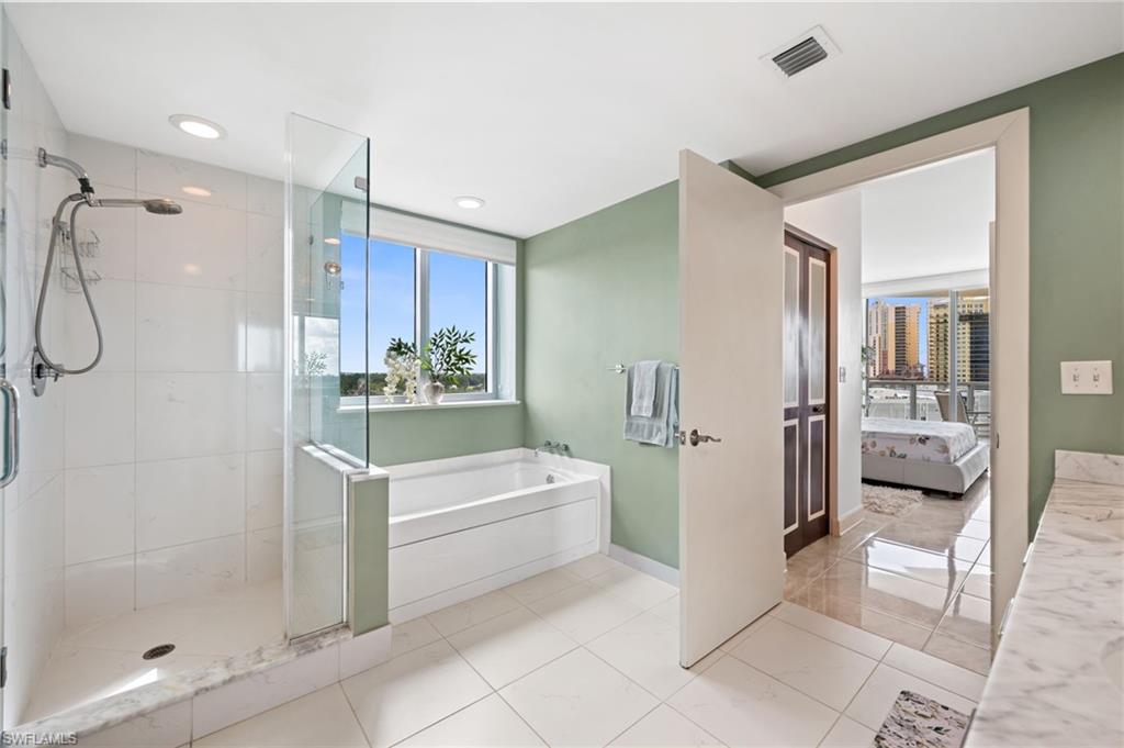 3000 Oasis Grand BLVD # 901, FORT MYERS Unit: 901