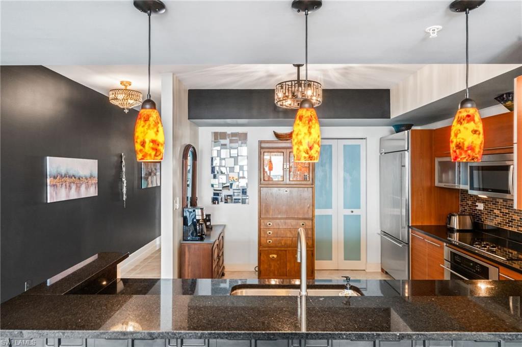 3000 Oasis Grand BLVD # 901, FORT MYERS Unit: 901