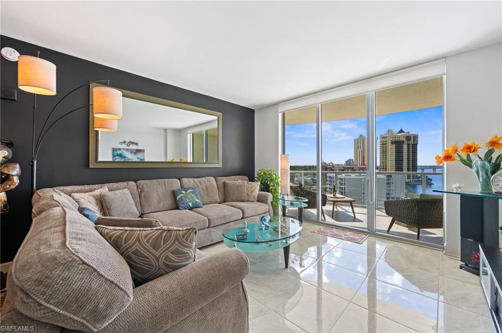 3000 Oasis Grand BLVD # 901, FORT MYERS Unit: 901