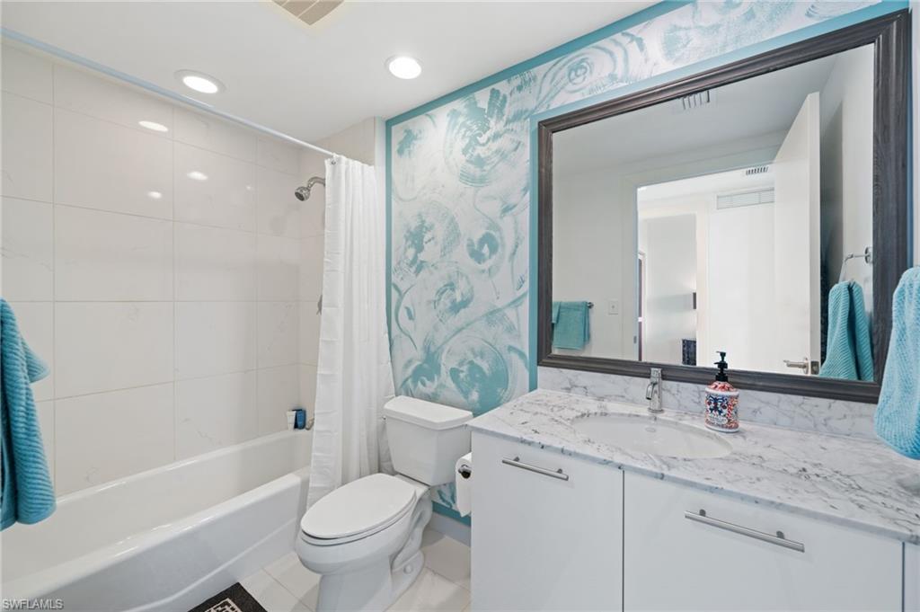 3000 Oasis Grand BLVD # 901, FORT MYERS Unit: 901