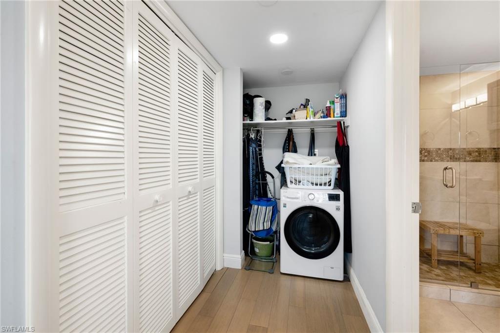 5 High Point CIR W # 307, NAPLES Unit: 307