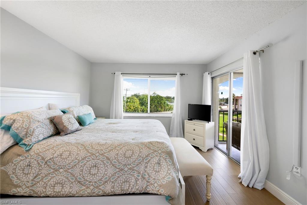 5 High Point CIR W # 307, NAPLES Unit: 307