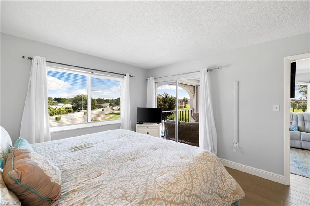 5 High Point CIR W # 307, NAPLES Unit: 307