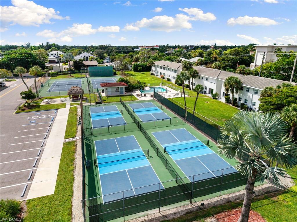 5 High Point CIR W # 307, NAPLES Unit: 307