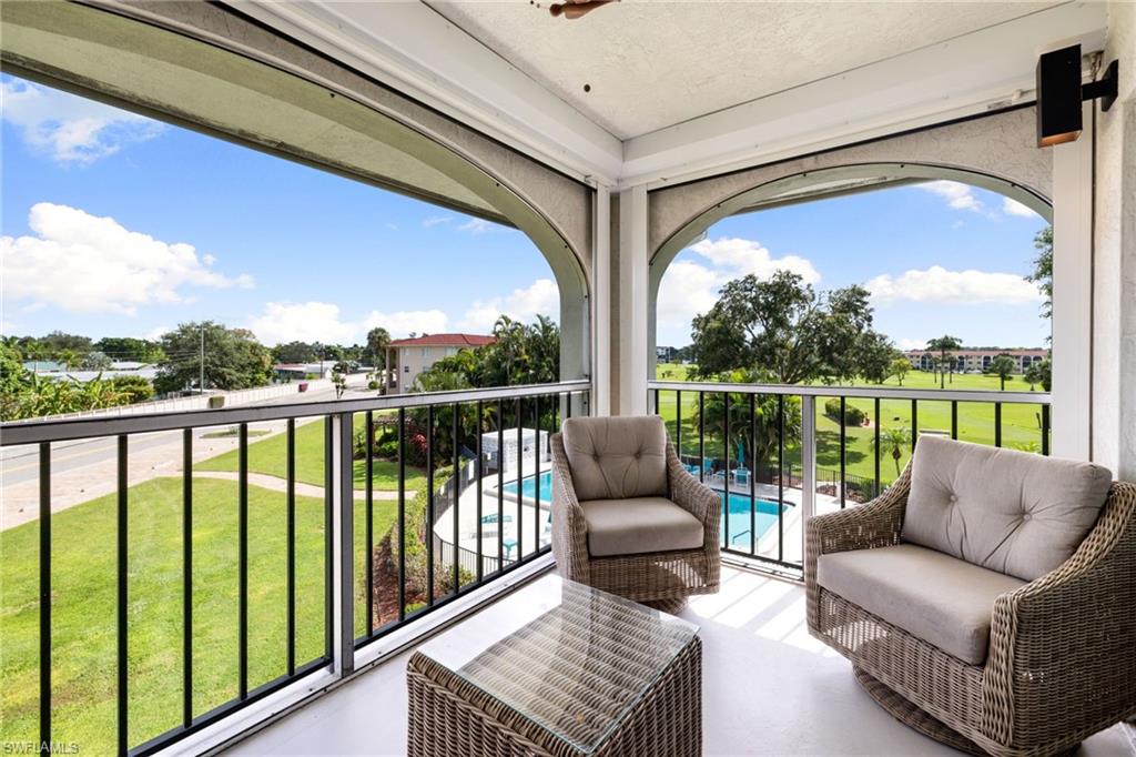 5 High Point CIR W # 307, NAPLES Unit: 307