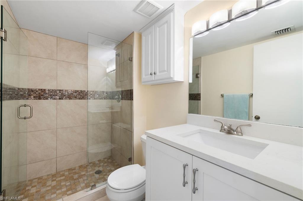 5 High Point CIR W # 307, NAPLES Unit: 307