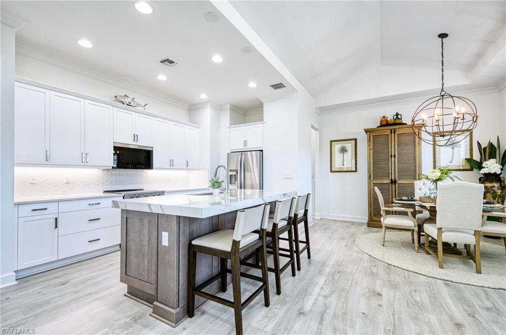 6984 Saona CT, NAPLES