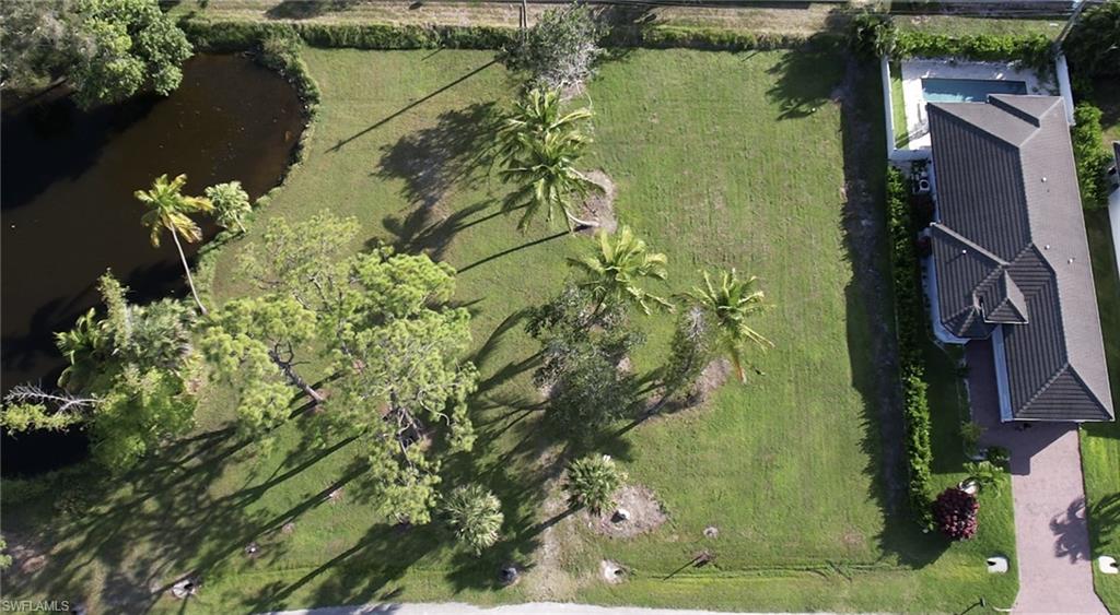 2710 Linda DR, NAPLES