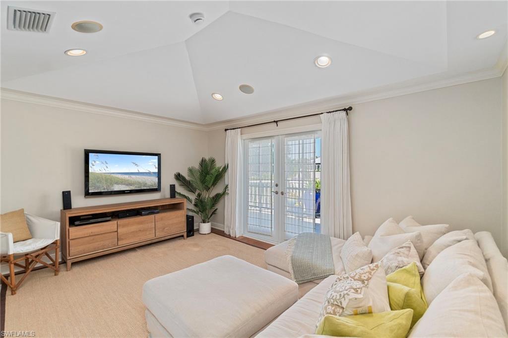 645 Broad AVE S, NAPLES