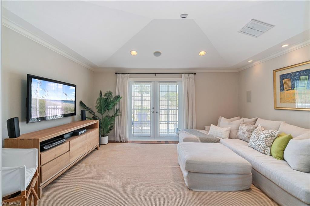 645 Broad AVE S, NAPLES