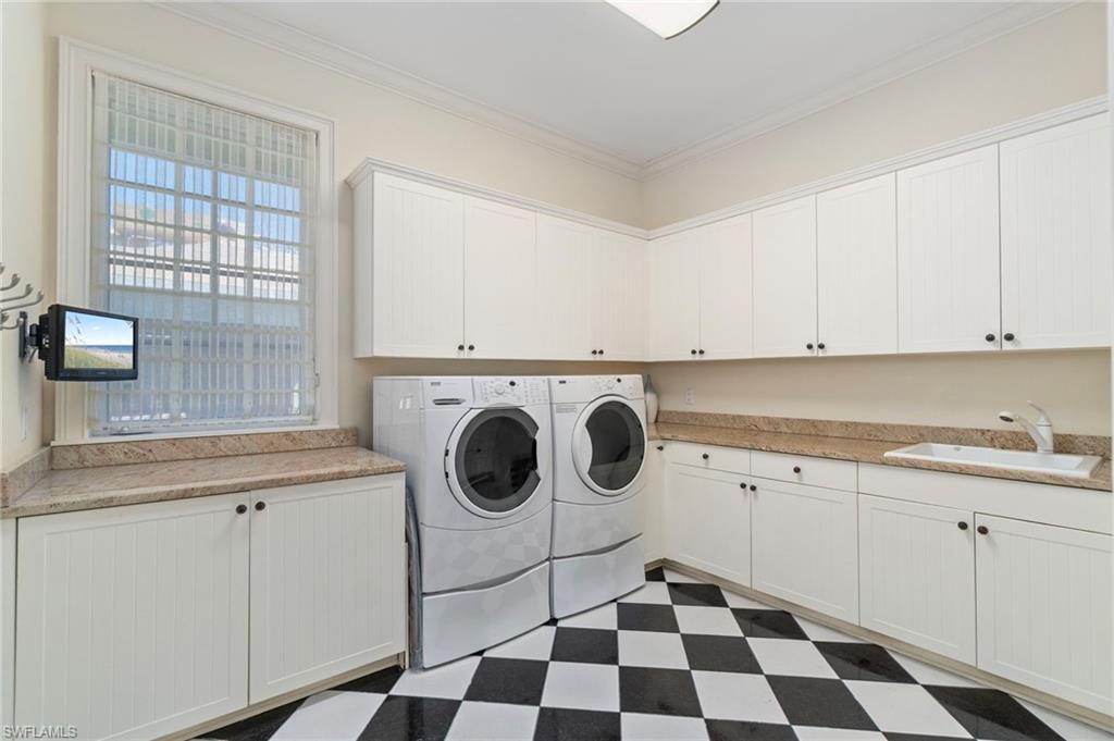 645 Broad AVE S, NAPLES