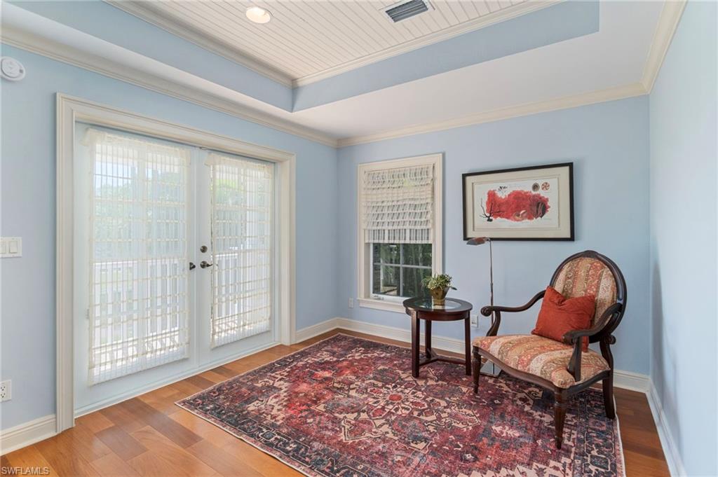 645 Broad AVE S, NAPLES