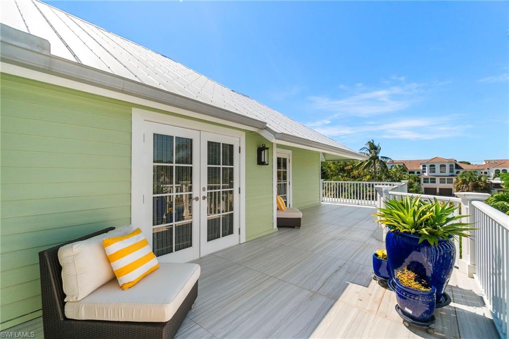 645 Broad AVE S, NAPLES