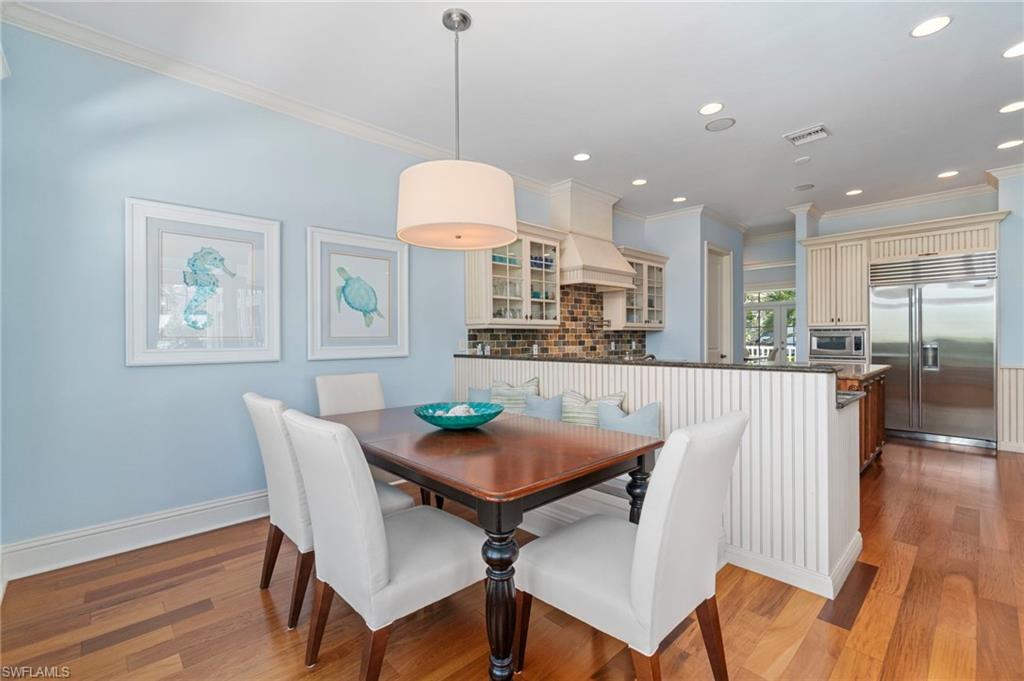 645 Broad AVE S, NAPLES