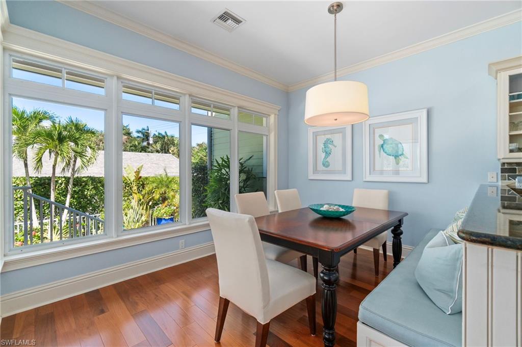 645 Broad AVE S, NAPLES