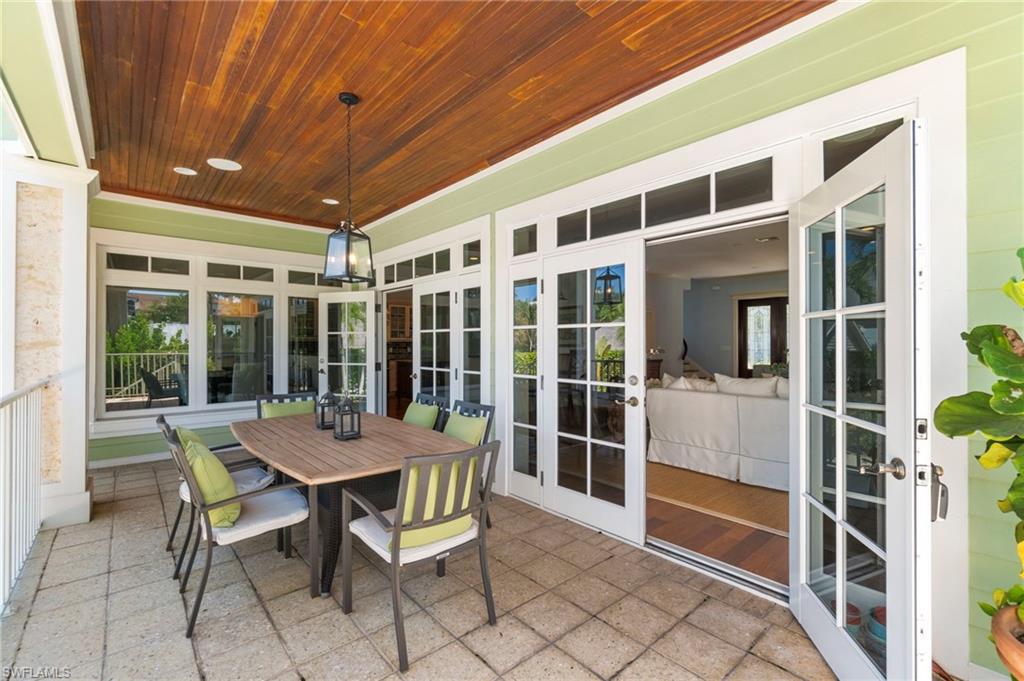 645 Broad AVE S, NAPLES