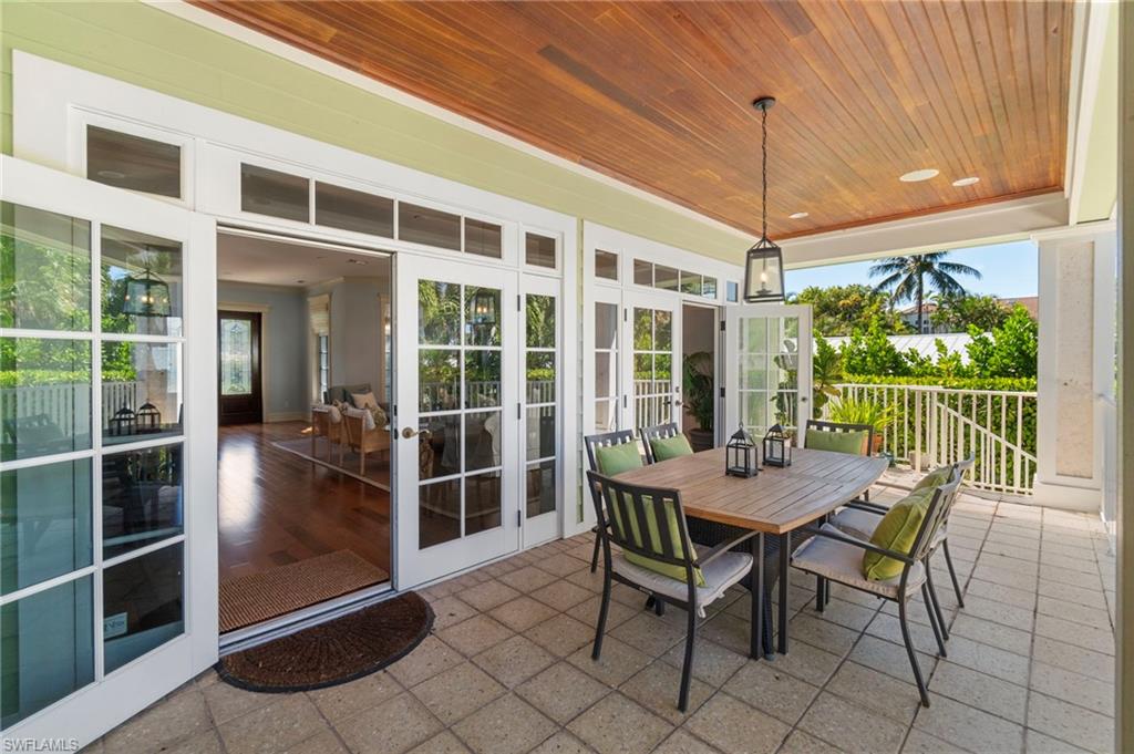 645 Broad AVE S, NAPLES