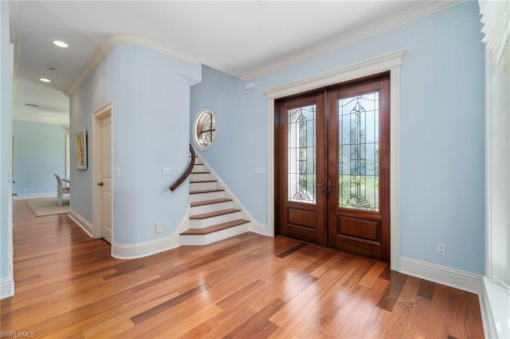 645 Broad AVE S, NAPLES