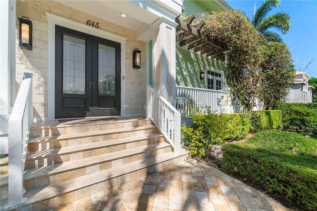 645 Broad AVE S, NAPLES