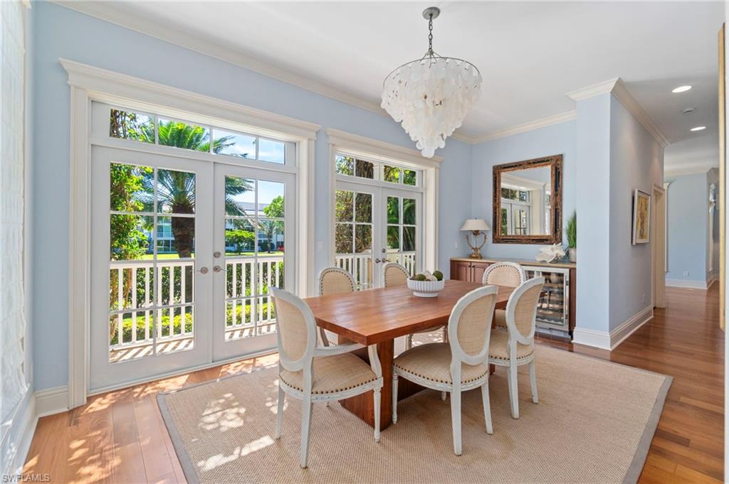 645 Broad AVE S, NAPLES